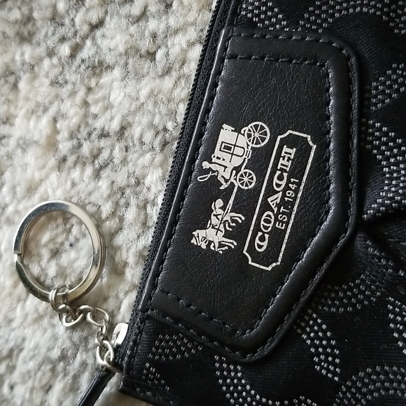 Coach Key Chain Wallet Black - Picture 2 of 5